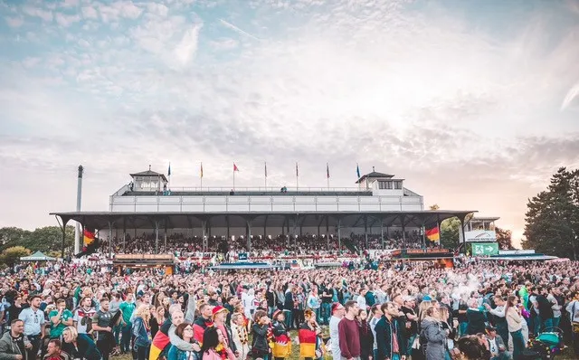 EM Public Viewing Rennbahn (002)