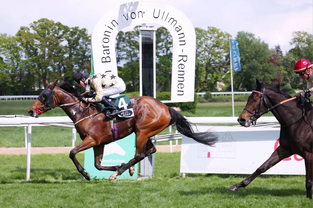 Queues Likely (GB) ( Billy Loughnane )