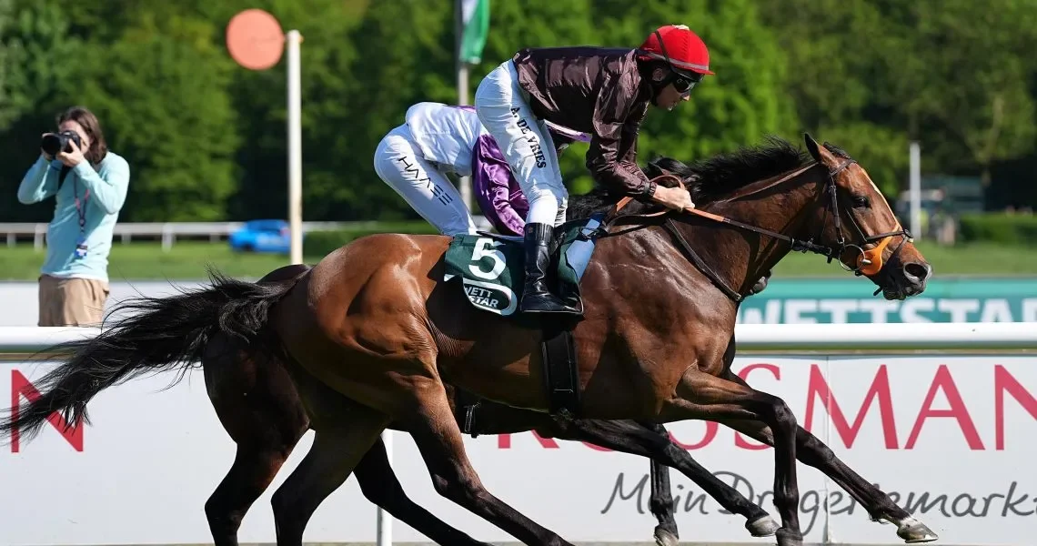 Breizh-Sky-siegt-unter-Adrie-de-Vries-im-Grosser-Sprint-Preis-von-Rossmann-Listenrennen-r7frf2oki6gx5wlrg7qyzlqcbzhzp6i24rxfbo5bao